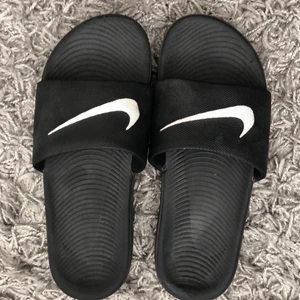 Tofflor - Nike tofflor i storlek 39/40. 70kr+48kr frakt