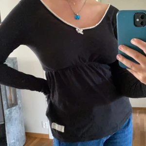 Oddmolly tröja 💝 - säljer denna söta oddmolly tröjan som är i bra skick❤️ storlek ca XS (size 2), köparen står för frakten 🚛💖