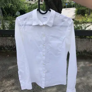 En perfekt vit skjorta i bra skick☺️