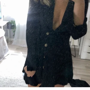 Klänning från asos  - Jättesöt klänning från asos, storlek 36, passar både större och mindre då den är stretchig, tänkte sälja för 100kr inklusive frakt ❤️🥰