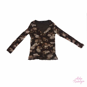 Y2k topp  - Söt topp med mesh, väldigt 2000-tal 💗💗