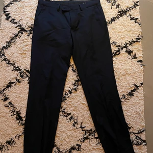 Kostymbyxa /these glory days - Kostymbyxor från these glory days. använda 2/3 gånger, nypris 1000kr