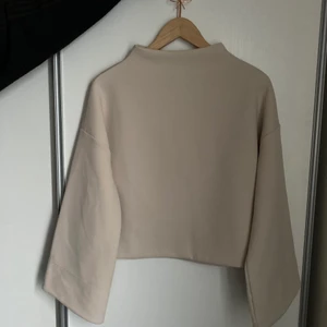   - Fin tröja från Vero Moda i storlek M. Använd några gånger men är i mycket fint skick❤️