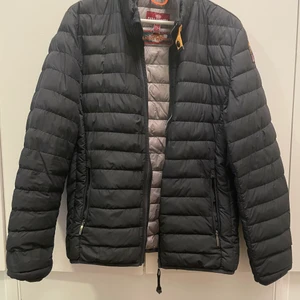 Parajumpers, herr. Storlek L  - Parajumpers till herr i storlek L i väldigt fint skick 