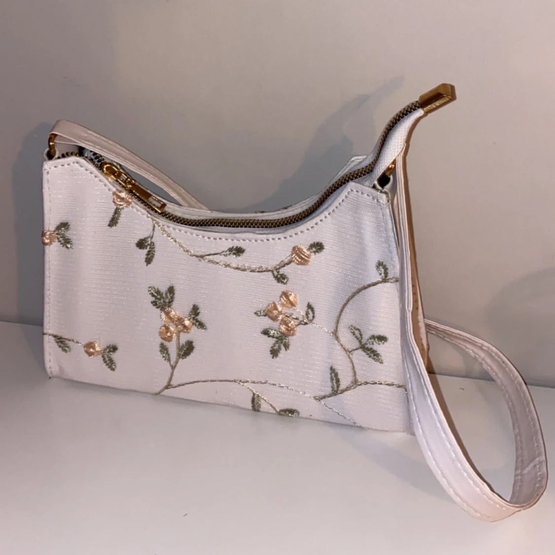 Blommig väska - 90