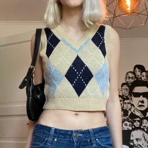 Väst - Väst från UO, använd några gånger. Assnygg och i bra skick 🖤 