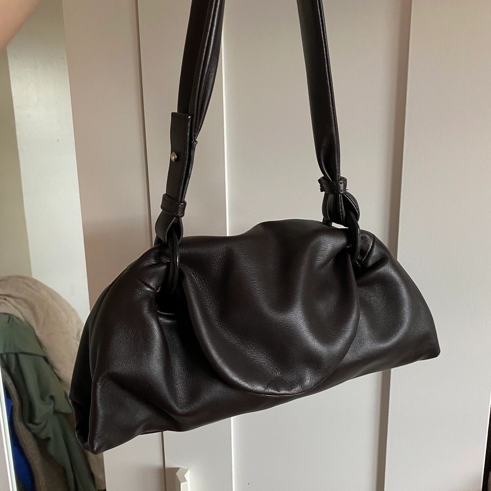 Brun väska - Zara | Plick Second Hand