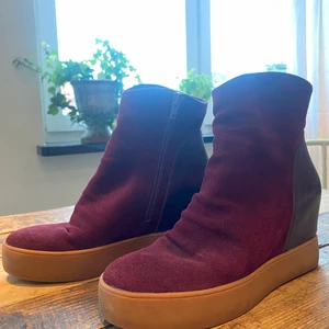 Höstskor Shoe The Bear - Jättefina, supersköna, oanvända. Vintöd mocka. Säljes!