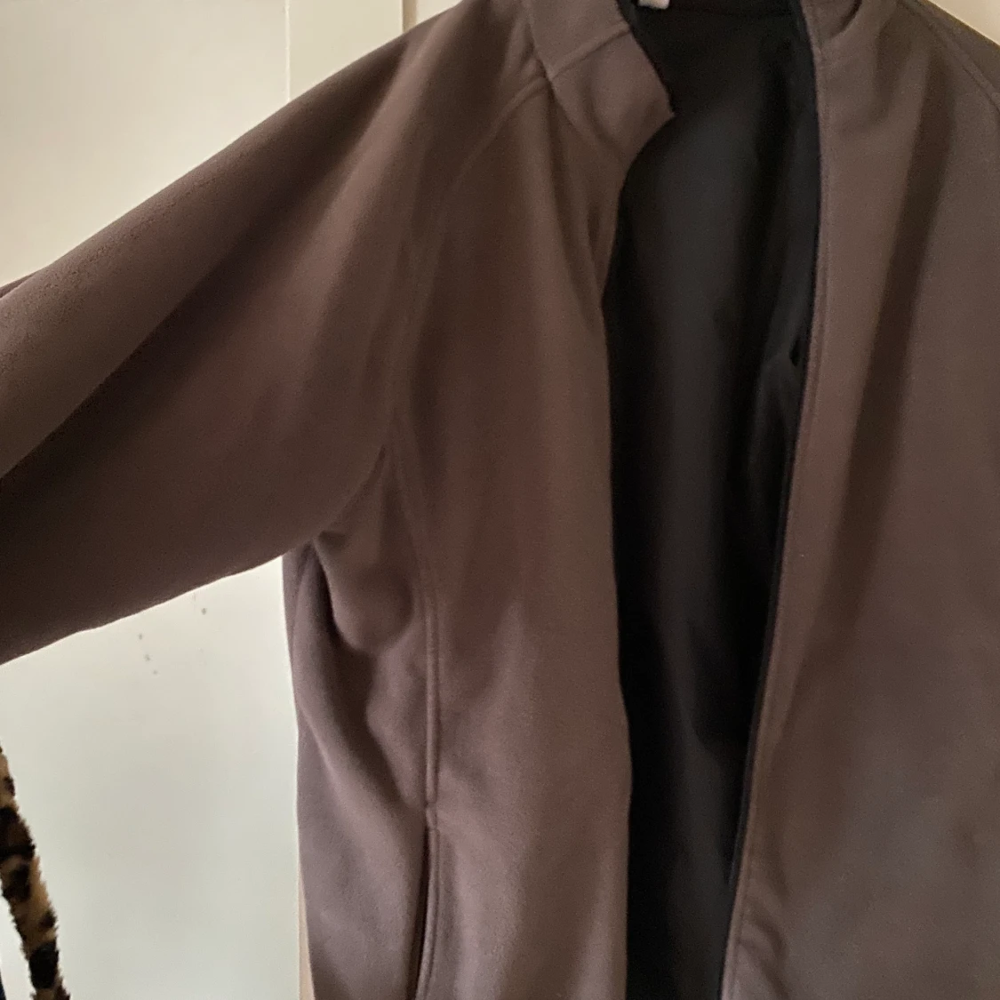 Brun fleece jacka - 90