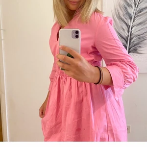 Världens finaste sommarklänning ⭐️⭐️ - Älskar denna men funderar på att sälja den då den inte används så ofta! Hör av er vid intresse ⚡️