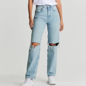 90s jeans  - Säljer mina jeans från den populära 90s kollektionen från ginatricot! De är tyvärr för små för mig så de har kommit till användning någon enstaka gång☺️ 