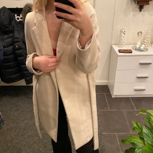 Kappa - Kappa från hm, fint skick! Säljes pågrund av att den inte kommer till användning. 