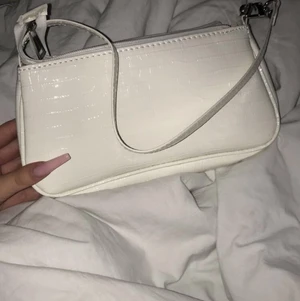 Vit väska - Vit väska 🥰