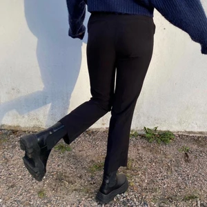 Kostymbyxor från Gina  - Stretchiga och snygga kostymbyxor med bra passform