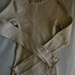 Långärmad tröja  - Fint skick, använd någon gång