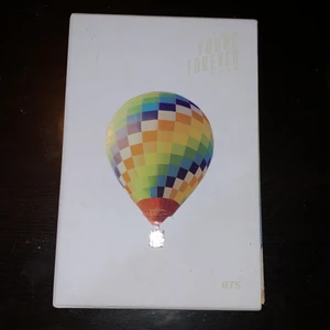 Young forever album - Säljer mitt young forever album av bts allt innehåll finns kvar sen jag köpte den. Priset är inte hugget i Sten 