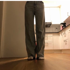 Jeans - Superfina gråa jeans Storlek 146/152 