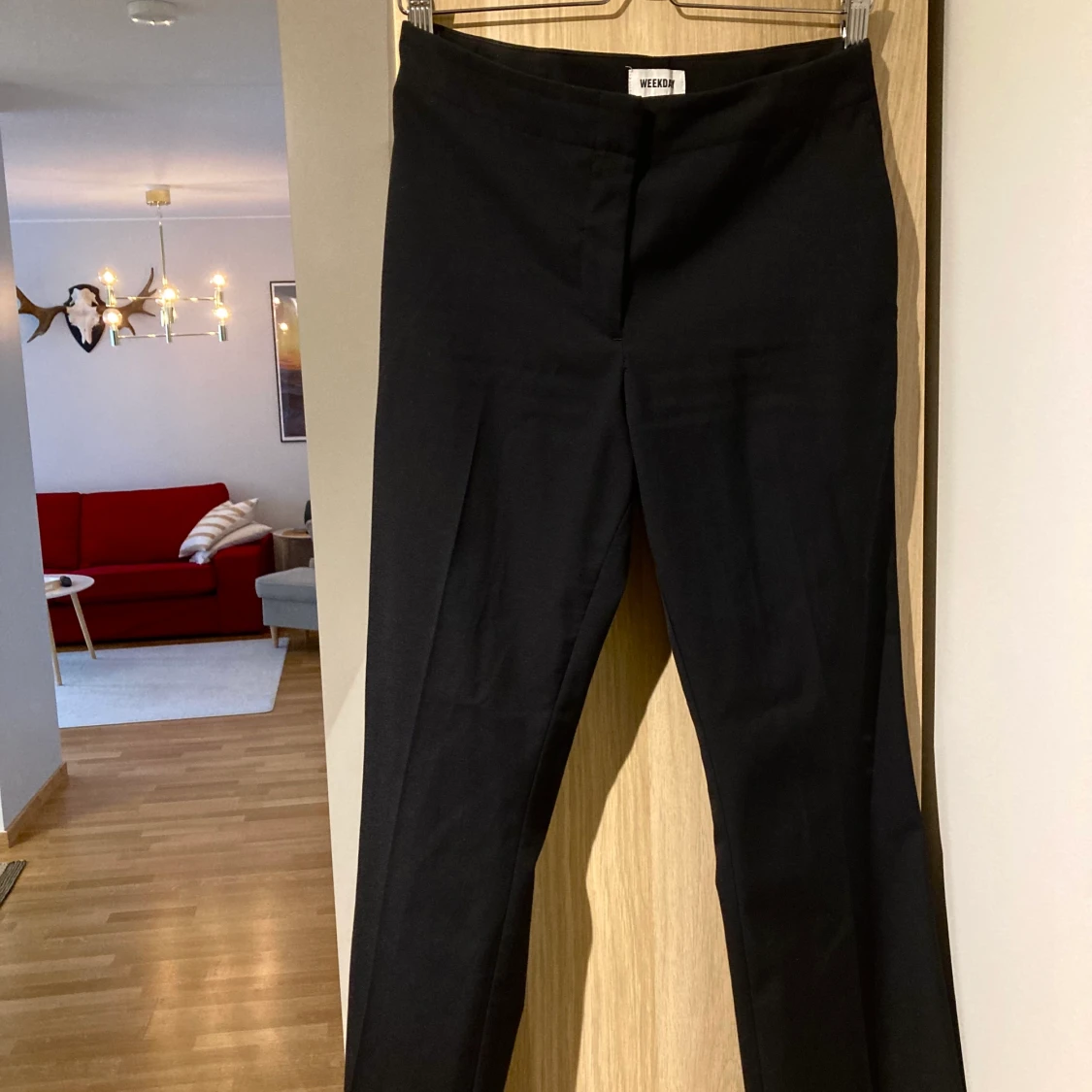 Utsvängda Kostymbyxor med pressveck - 90