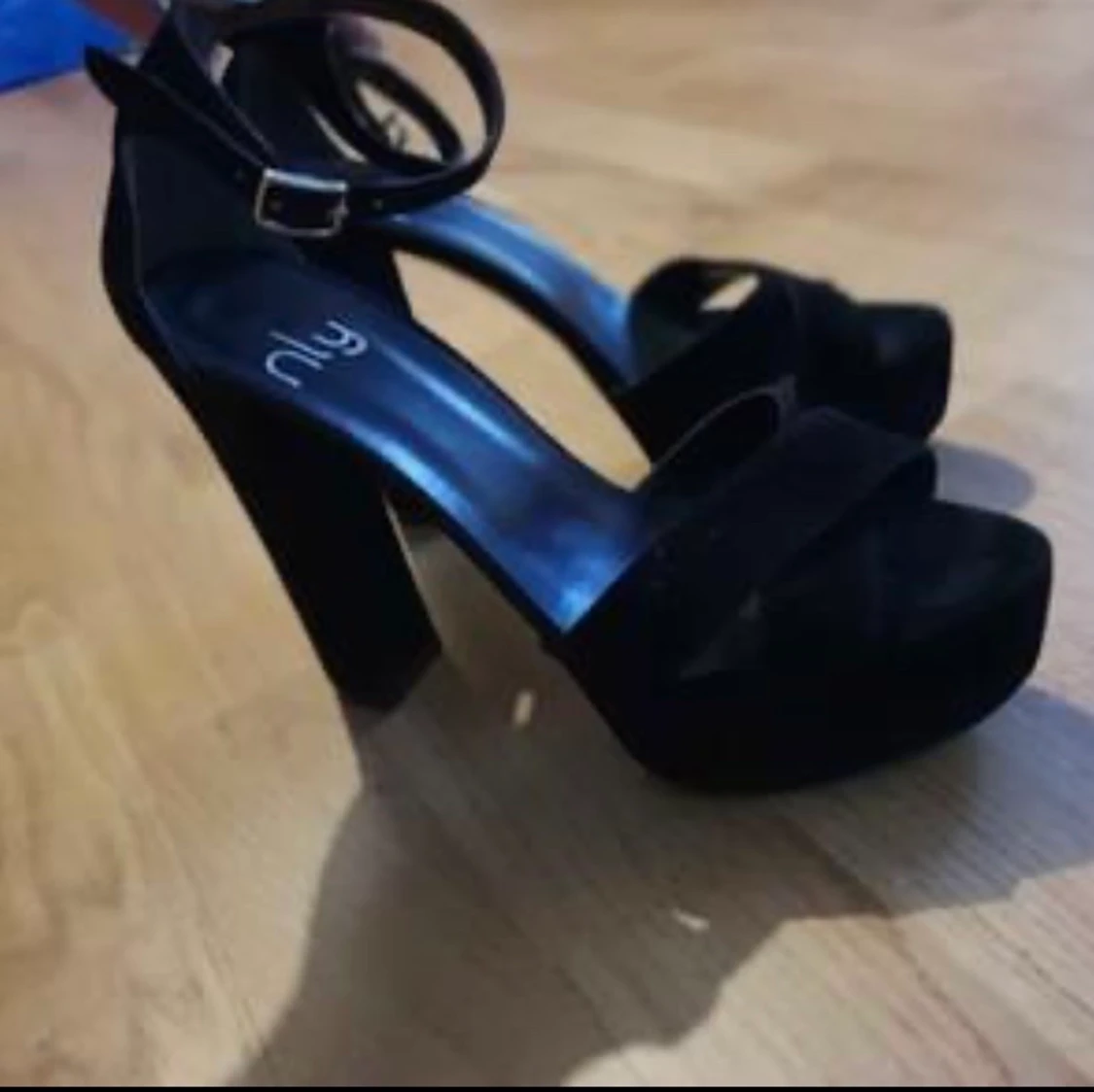 Oanväna NLY klackskor  stl 38/39 - 90