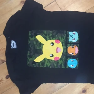 Pokémon tisha nyskick M - Nyskick, djur och rökfritt hem. Strl M. Fraktar eller möts upp!