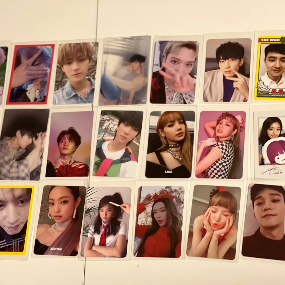 1 st Kpop photocards som har lagts i fodral direkt efter de har öppnats. Pris kan diskuteras och album finns även för vissa om man vill köpa med :) kan mötas i Stockholm annars kostar frakt extra!. Övrigt.