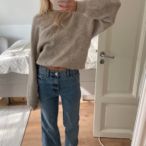 Jeans från zara - Jeans från zara i storlek 34, aldrig använda. Jag är 165 cm!❤️