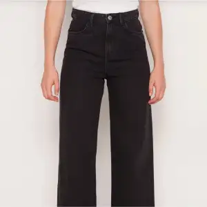 Super snygga svarta jeans, storlek 34