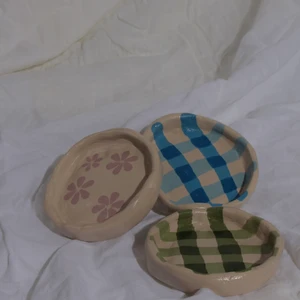 Inredningsfat - Inrednings/smyckesfat i tre olika designs. Följ @farkaz.uf på instagram för mer❤️