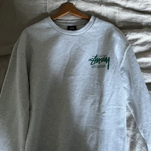 Stussy sweatshirt - Stussy sweatshirt storlek M. Passar S-L