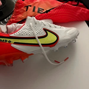 TiemQ - Helt nya st 44.5 säljer bara för 500kr 