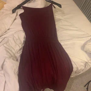 H&M kläning - Använder ej längre, jätte fin sommar kläning i storlek S