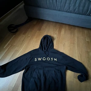 Nike tröja - Nike tröja ”Swoosh”, använt fåtal gånger 8/10