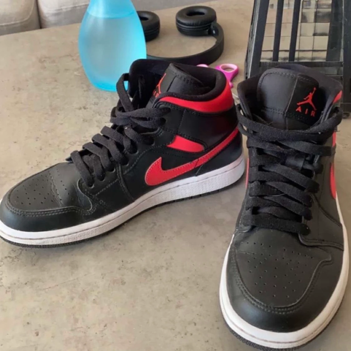 jordan mid, siren red❤️ - 91