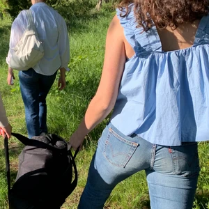 Volangtopp - Jättehärlig topp i nyskick!! Använd max 4 gånger💘