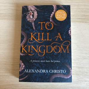 To Kill a Kingdom skriven av Alexandra Christo  Perfekt skick 