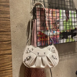 Fin grå beige väska - Fin mellanstor väska, inte använd