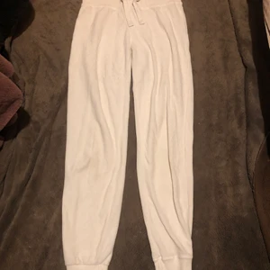 Low waisted mjukis, storlek 146/152. - Jätte bra skick, aldrig använda!