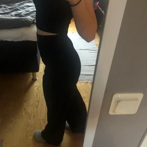 Bik bok kostymbyxa  - Säljer ett par jättefina kostymbyxor  