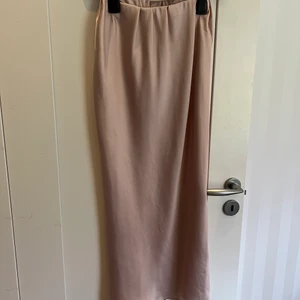 Silkeskjol - Jättefin kjol köpt från Asos! 