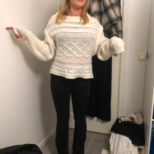 Stickad tröja - Sparsamt använd stickad tröja från Nakd❤️