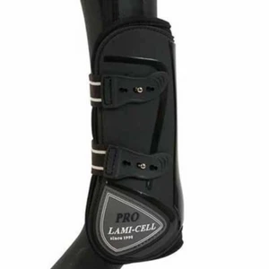  Fram och bakben skydd storlek M - Säljer dessa svarta fram och bak benskydd I storlek M🤎 säljer pgd att jag har sålt mina hästar. så det kommer ej till användning🤎pris kan diskuteras🤎 kom privat för fler bilder🤎 nypris 830🤎