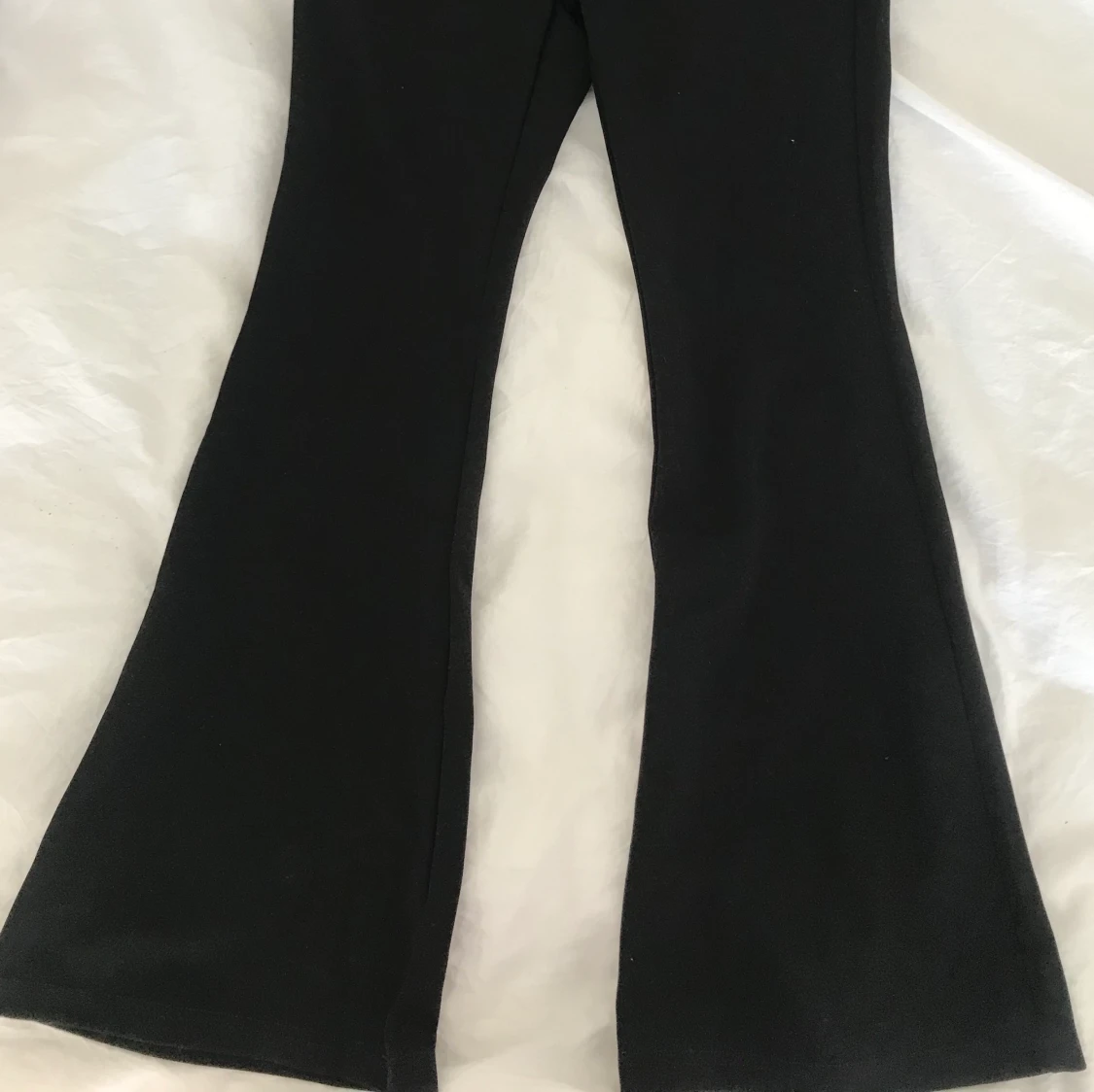 Utsvängda kostymbyxor - 90