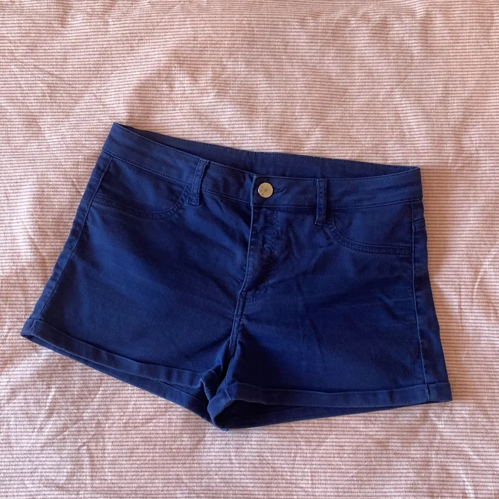 Jätte fin och bekväm shorts, säljer begrunda av att det har blivit för liten. Frakt tillkommer med 52kr.. Shorts.