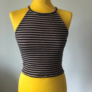 Randig croptop - Söt randig top. Figursydd 