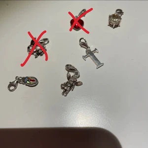 Thomas Sabo berlocker - Säljer mina fina Thomas Sabo berlocker, allt i äkta silver💘 alla berlocker för 50 kr förutom stenen som säljs för 80kr 🧚‍♀️🧚‍♀️