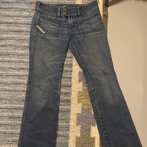  jeans  - Skitnaygga bootcut jeans från diesel, strl w27. Säljer då jag tyvärr är för kort 🥴💞
