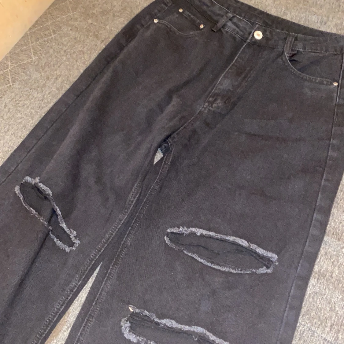 Knapp slätt jeans (svart) - 91