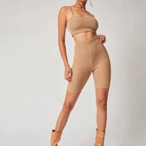 Beige set  - Strl xs , bra skick 