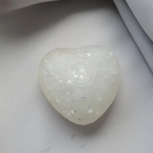 Fidget hjärta🤍 - Ett fint vitt hjärta kallad fidget toy hållbar med paljetter i som inte käns så skön😍