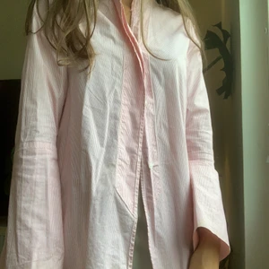 Carin Wester skjorta - Fin skjorta/blus från Carin Wester för Åhléns. Använd fåtal gånger 